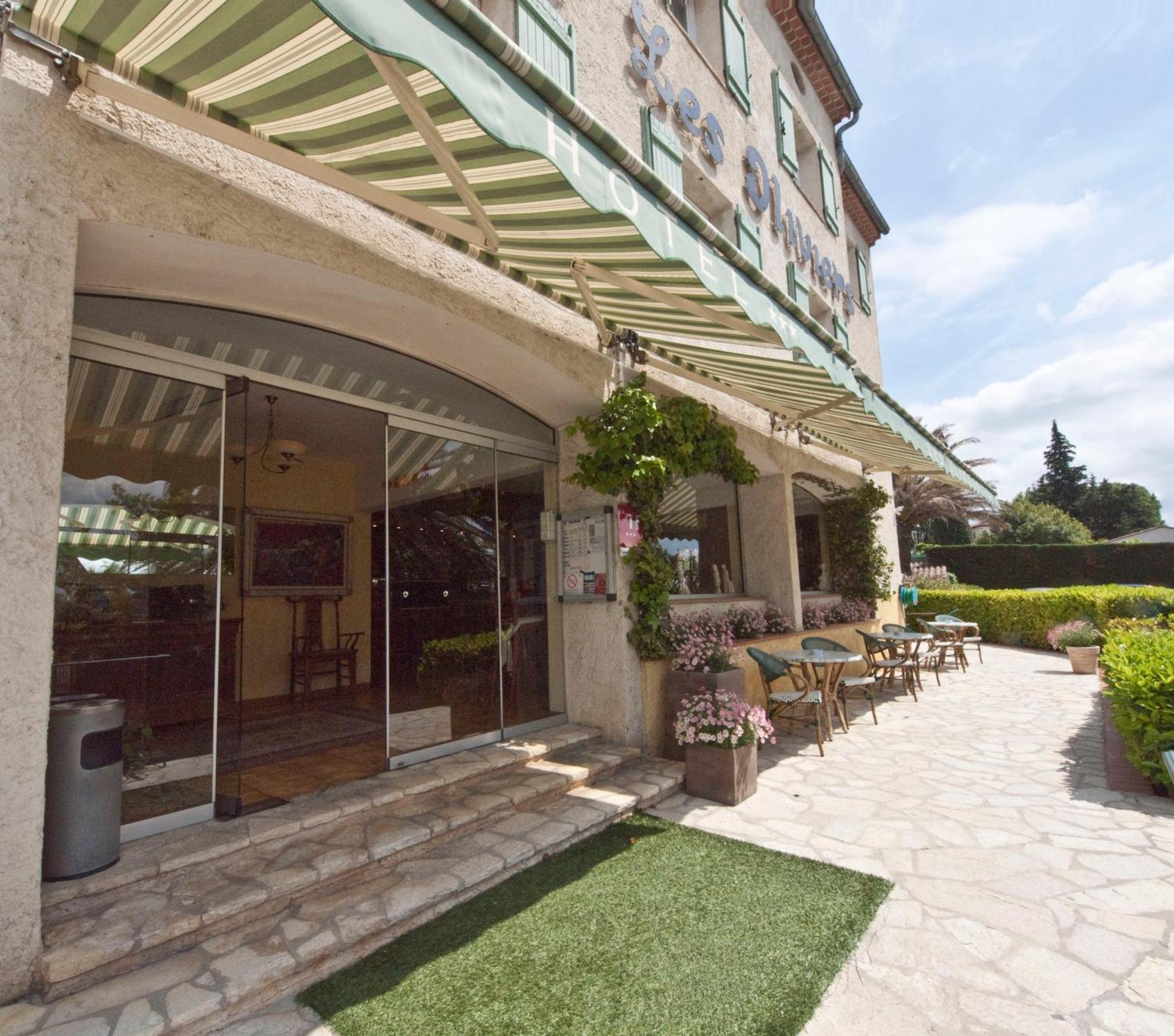 Hotel Les Oliviers Fayence Zewnętrze zdjęcie
