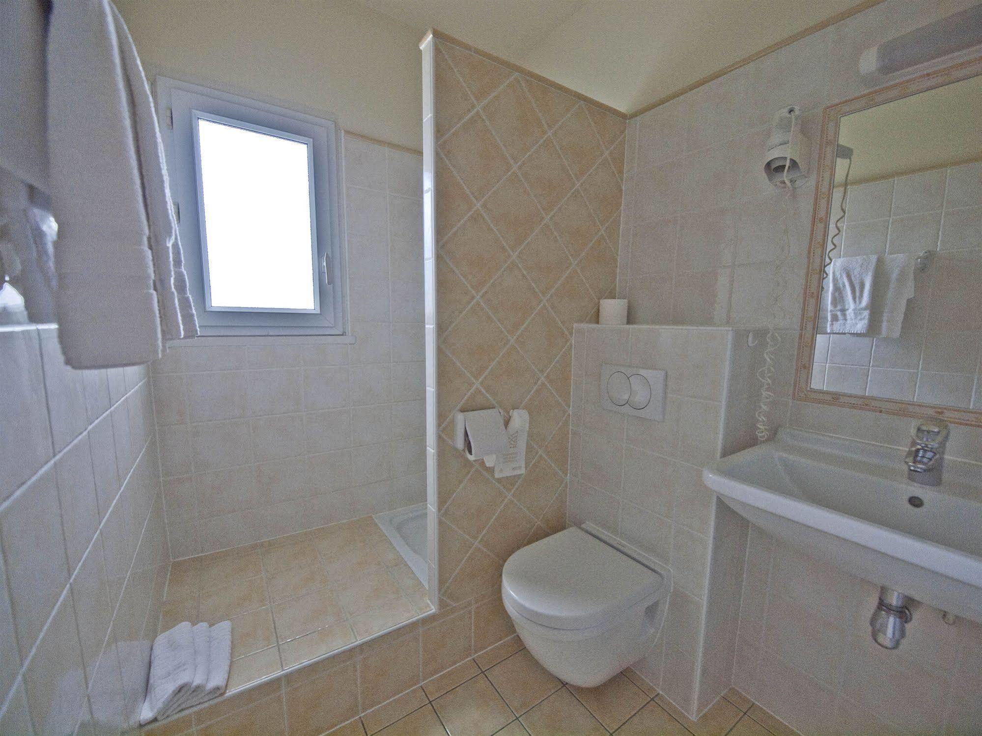 Hotel Les Oliviers Fayence Zewnętrze zdjęcie